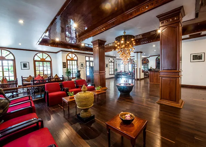 The By Royal Crown Hotel