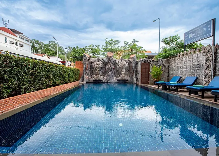 The By Royal Crown Hotel 4*