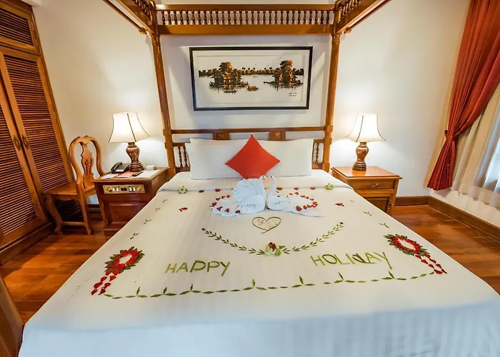 The By Royal Crown Hotel 4*