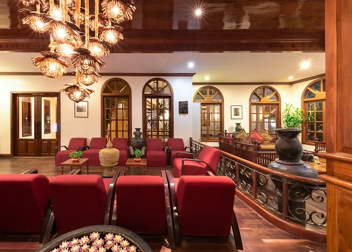 The By Royal Crown Hotel