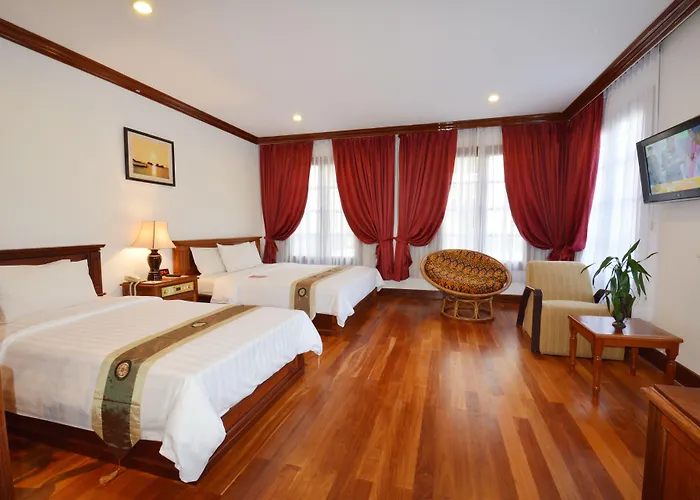The By Royal Crown Hotel