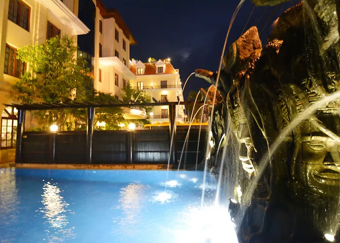 Hotel The By Royal Crown 4*