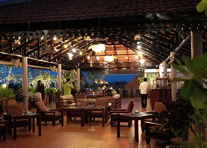 Hotel The By Royal Crown 4*